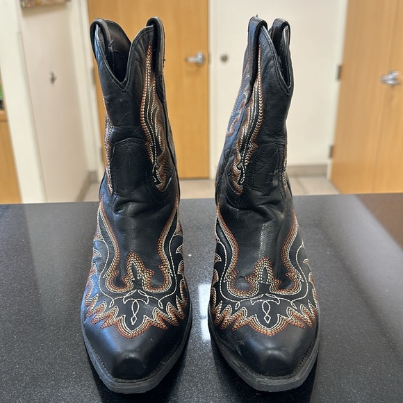 Ariat Chandler western snip toe bootie - Picture 2 of 5